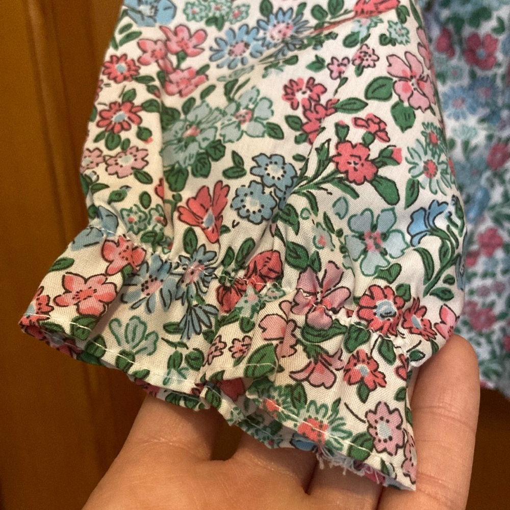 Little English Pink and Green Floral Blouse NWT 18 months RUNS BIG - Picture 4 of 8